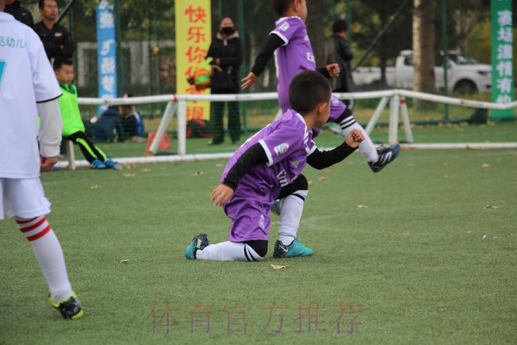 石头教练与希望之星张晨的足球故事 石头教练与希望之星张晨的足球故事